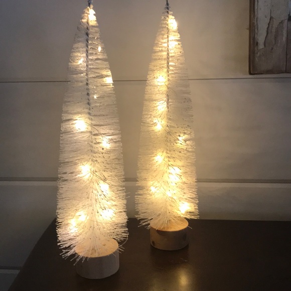 Set of 2 New Lighted Bottle Brush Trees - Picture 7 of 12